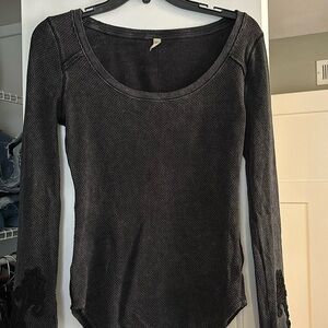 FREE PEOPLE layering thermal, detailed sleeves, size medium